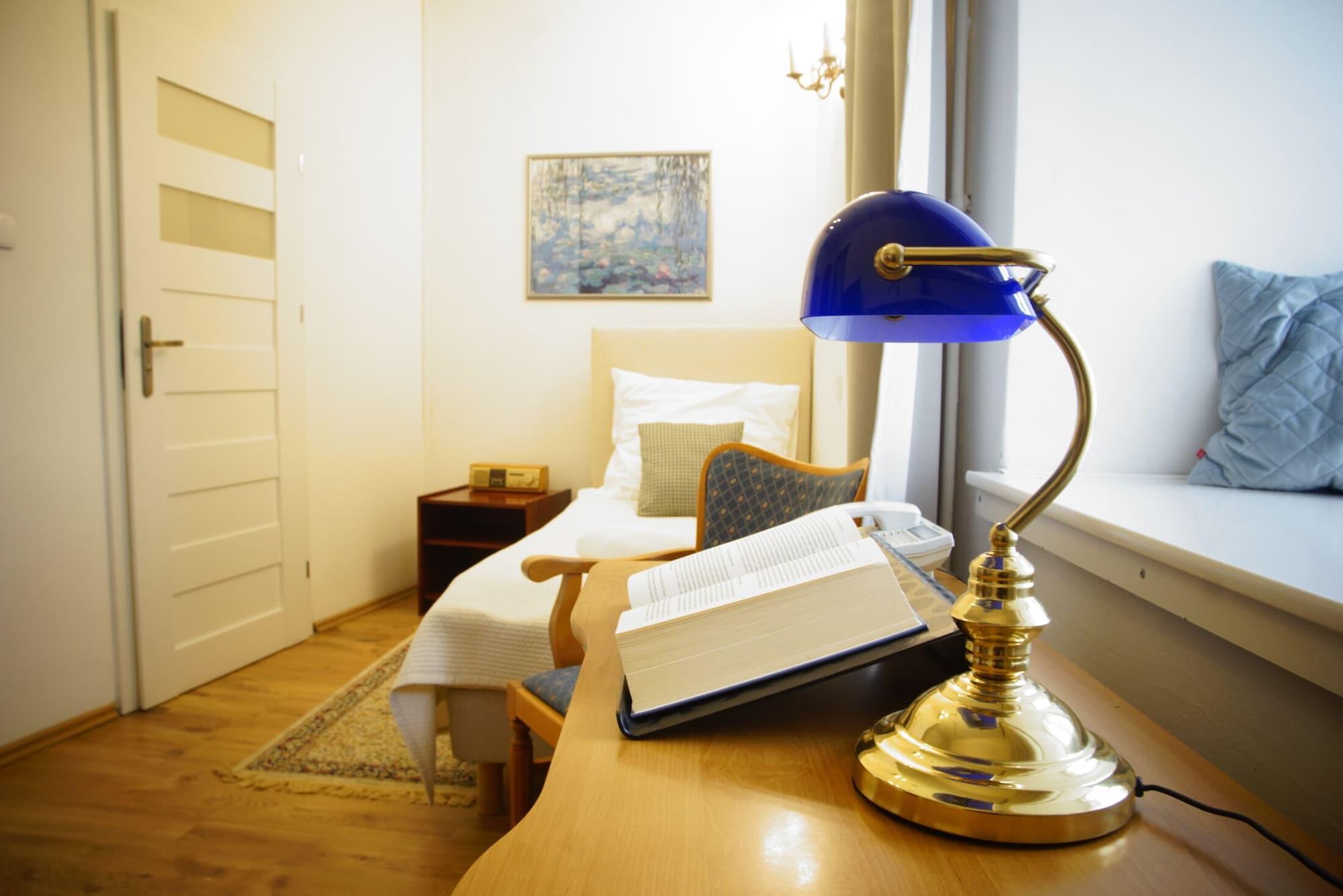 Goscinne Dom Literatury 3* Varšava