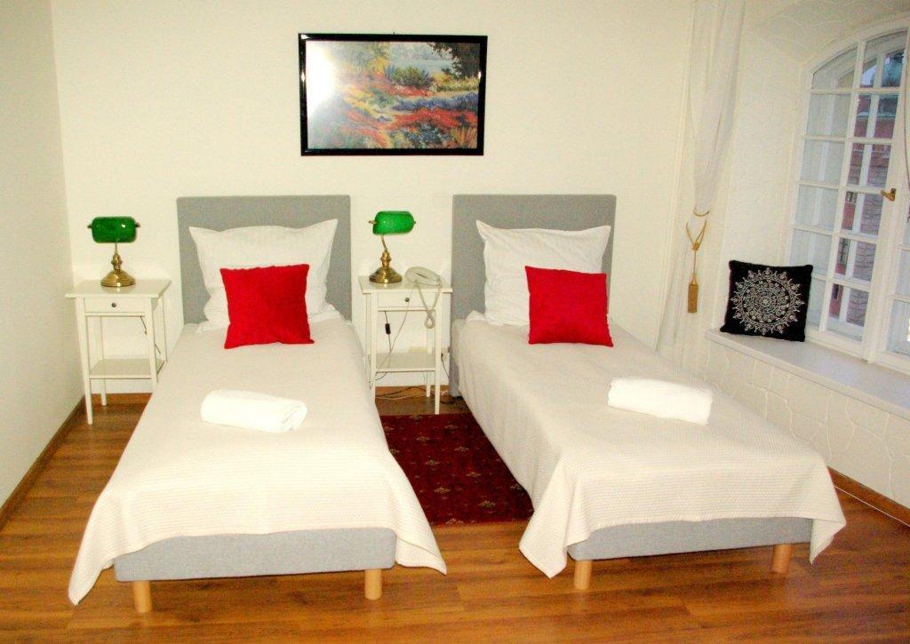 Bed & Breakfast Goscinne Dom Literatury Varšava
