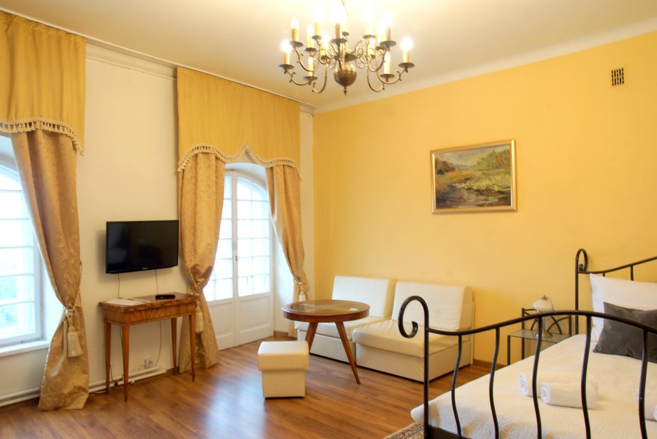 Bed & Breakfast Goscinne Dom Literatury 3*