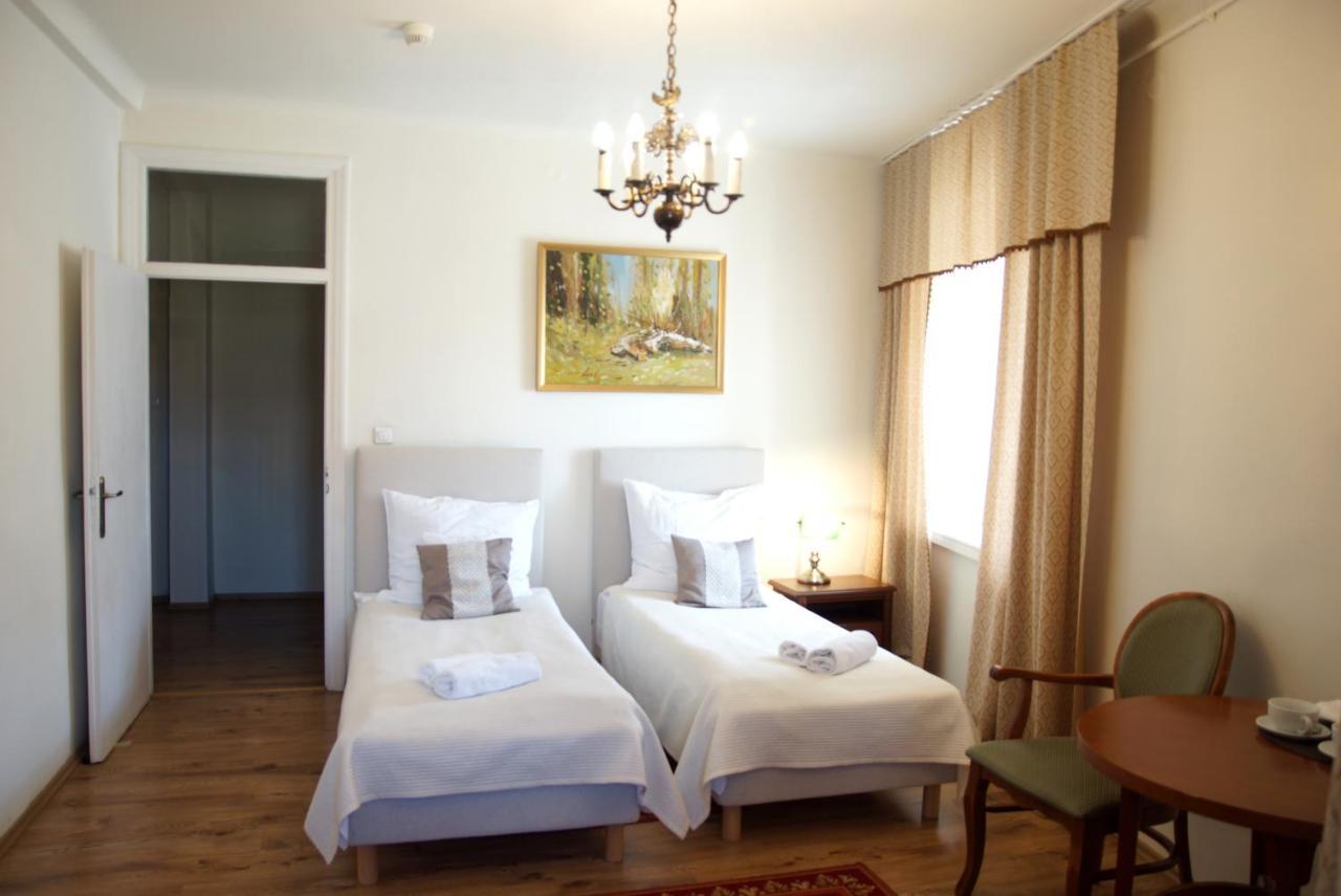 Goscinne Dom Literatury Bed & Breakfast Varšava
