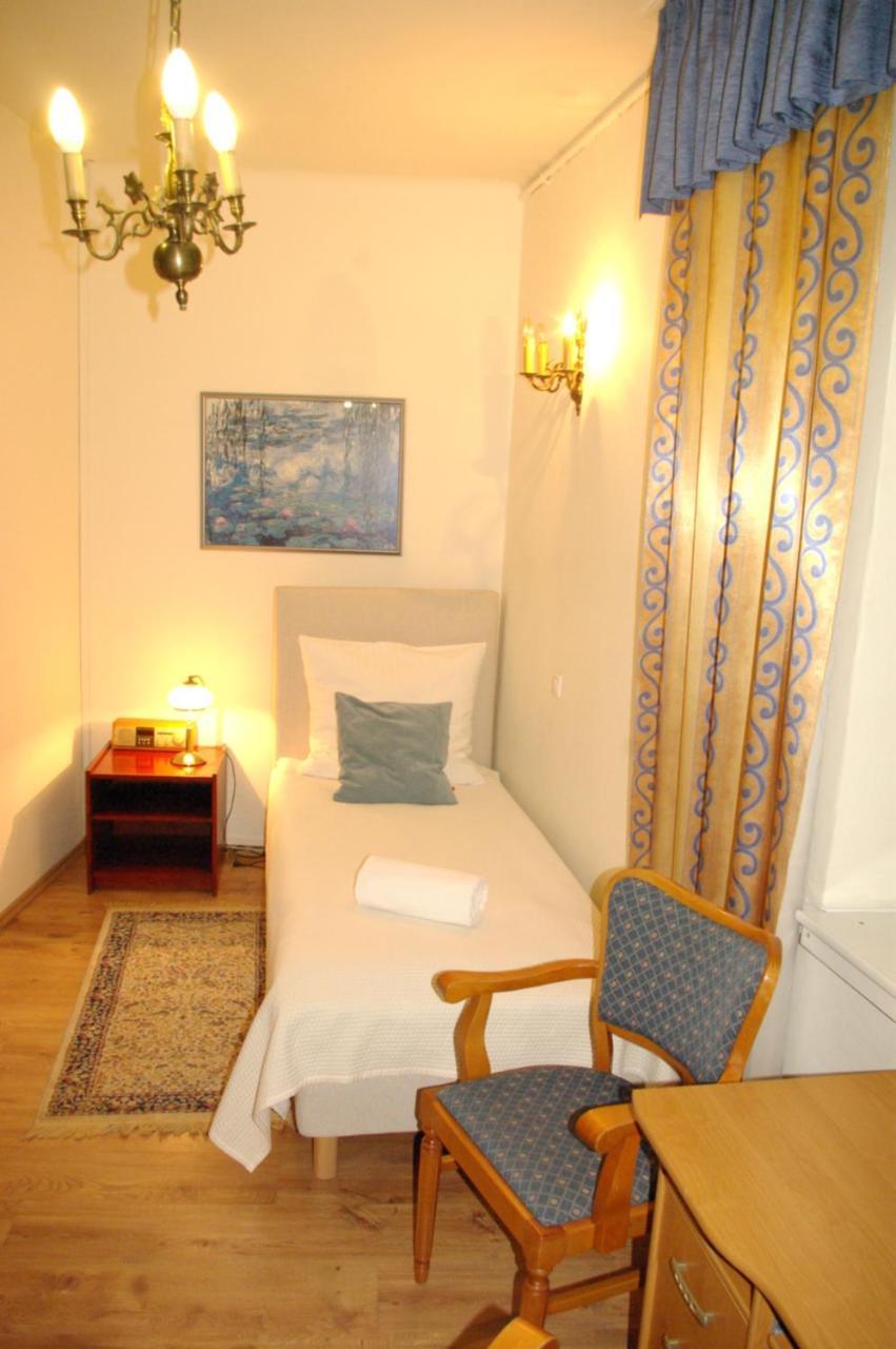Goscinne Dom Literatury Bed & Breakfast Varšava